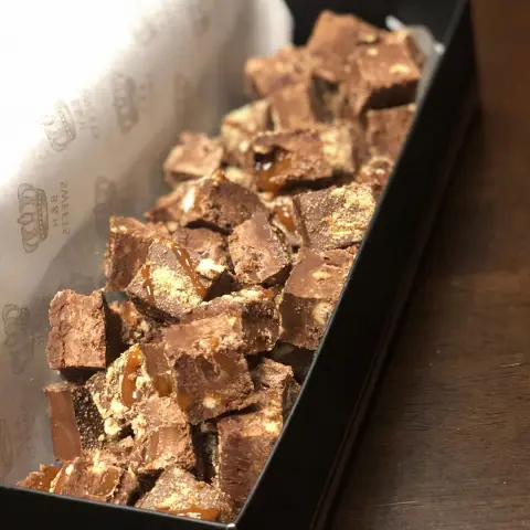 مكعبات B&H ستين حبة ١٠٠ريال
