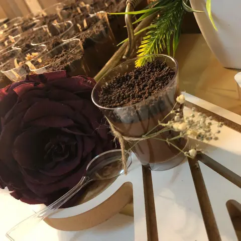 كاسات الأوريو الخطيره الحبتين خمسه ريال بدون ورد (إضافة ريال عند الرغبه بالورد)