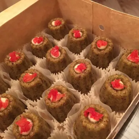 Pistachio treats 25 pcs. 100 sr