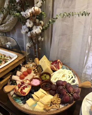 بلاتر الاجبان مع المرتديلا