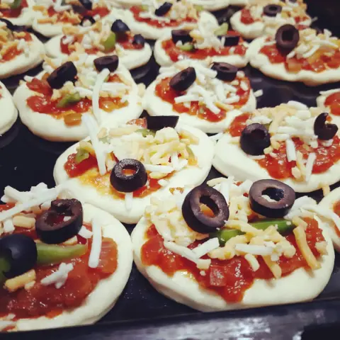 طلبية اليوم بيتزا وسط