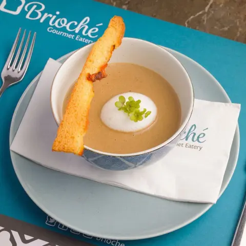 شوربة الفطر بالطريقة الصحيحة Mushroom soup the way it should be.. #Brioche #Brioche_sa #Chef #SaudiChef ‎#بريوشيه #Jeddah #جدة #سعودية #Food #soup #mushroom #authentic #Saudi #nomnom #Foodgasm #fusion #epicfood #foodPhotography #foodie #foodpics #vegitarian