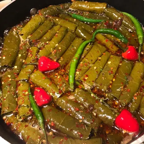 #ورق_عنب #ورق_عنب_بدبس_الرمان #سبايسي #مناسبات #جده#مفرزنات#اسر_منتجه #تجمع_بنات_جده #كوفيهات #تصويري #مطبخ #ورق_عنب_سبايسي #ناطع_ولذيذ