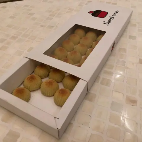 طازجة وطرية