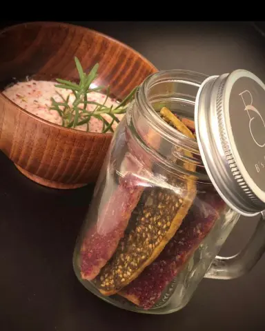 Enjoy your TV show with B’s Gourmet Zaatar and Summak sticks #food #foodie #instafood #foodphotography #yummy #crackers #delicious #instagood #foodblogger #foodlover #zaatar #healthyfood #restaurant #morning_snack #homemade #yum #طبخ #طبخات_سريعة #طبخات_سهله #زعتر #شابوره #موالح #منائيش_زعتر #رقائق #مطبخي_نكهتي #سماق#جده #شرائح