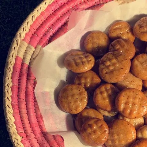 تعبئة صواني حسب الطلب ❤️ ..