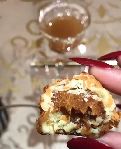 . . معمول طري متوفر بثلاث نكهات الفستق و اللوز وجوز الهند للتواصل واتس :