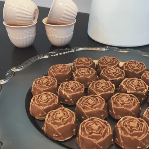 زينو جمعاتكم بورد البستاشيو لذاذه مع شوية قرمشه