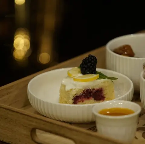 كيكة الليمون تشارككم حتى بقهوة المغرب #moonsweets