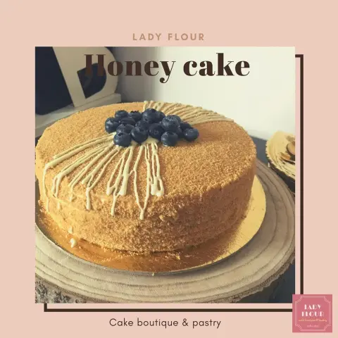 HONEY CAKE, super duper delicious 160 SR _ كيكة العسل، لذيذة جدا بطعمها الغني ١٦٠ ريال #honeycake #jeddahbakery