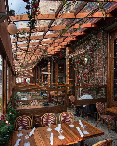 is truly making the best out of these unfortunate times and has made their outdoor dining space absolutely stunning! We can’t wait to eat here! : #nyc #nycfood #nycfoodie #boucherie #outdoordining #saverestaurants #festive #christmas #restaurant #supportlocal