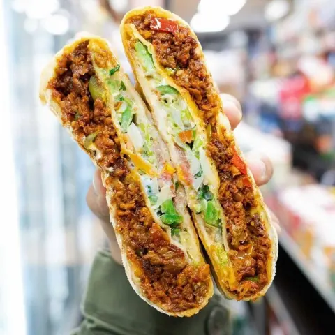 You know you’re drooling at this. What you don’t know It’s from and is entirely vegan Tag someone who needs this! : #vegan #veganfood #veganlife #veganeats #veganfoodie #nycvegan #nycvegetarian #nycfood #nycfoodie #nyceats #newyork #nycdeli #deli #veganbreakfast #breakfast #lunch #lunchtime #yumm #yummy #breakfastideas #picoftheday #photooftheday #pictureoftheday #Instacool #instagood #instagram
