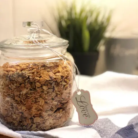 Prepared for the upcoming busy days . . . . . #granola #healthy_granola #healthy_snack #homemade_granola #جرانولا #جرانولا_صحية #جرانولا_منزلية #سناك_صحي