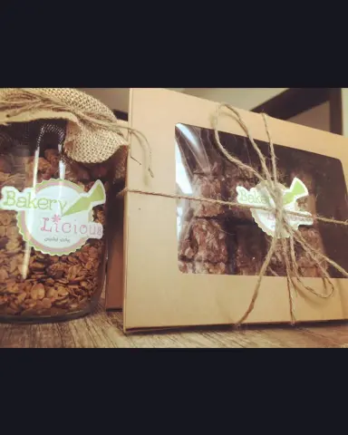 Granola & Brownie Order #bakerylicious #bakery #baker #baking #chocolate #brownies #granola #granolabowl #nuts #jeddah #saudiarabia#pecan #cashew #hazelnut