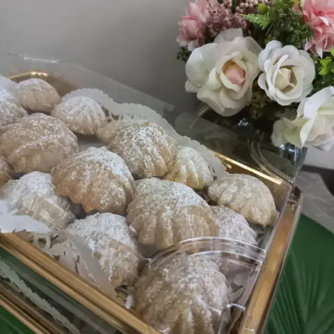 معمول بالسكر او بدون سكر زي ماتطلبي يامرحبا او بالبر او بالأبيض زي ماتحبي