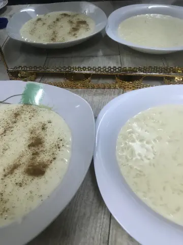 رز باللحليب ولا اجمل من كده ساده وبالقرفه وبالمكسرات وجوز الهند للتواصل واتساب