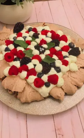 Chocolate Pavlova