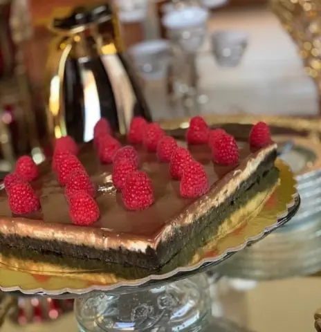 كلاسيك روز بيري تشارككم جميع مناسباتكم تصوير المبدع :