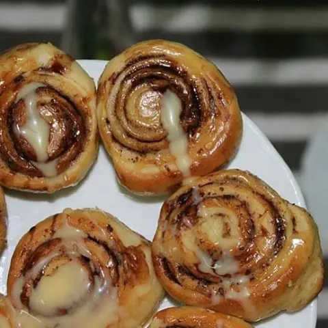 سينابون من مخبزنا من الذ #جده #سينابون